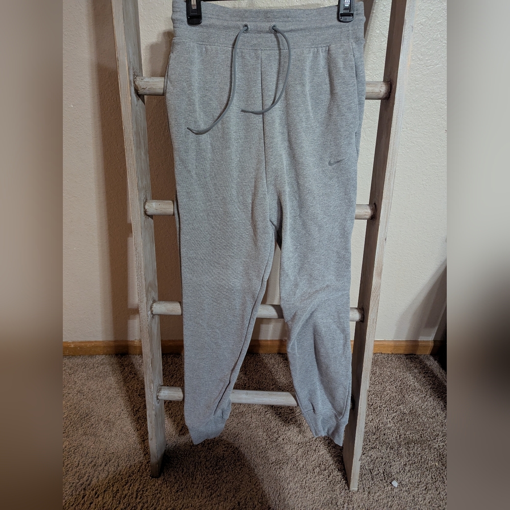 Nike Dri-FIT Gray Sweatpants